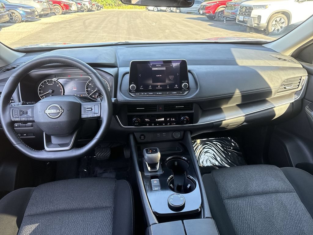 Used 2025 Nissan Rogue SV AWD/4WD image 22