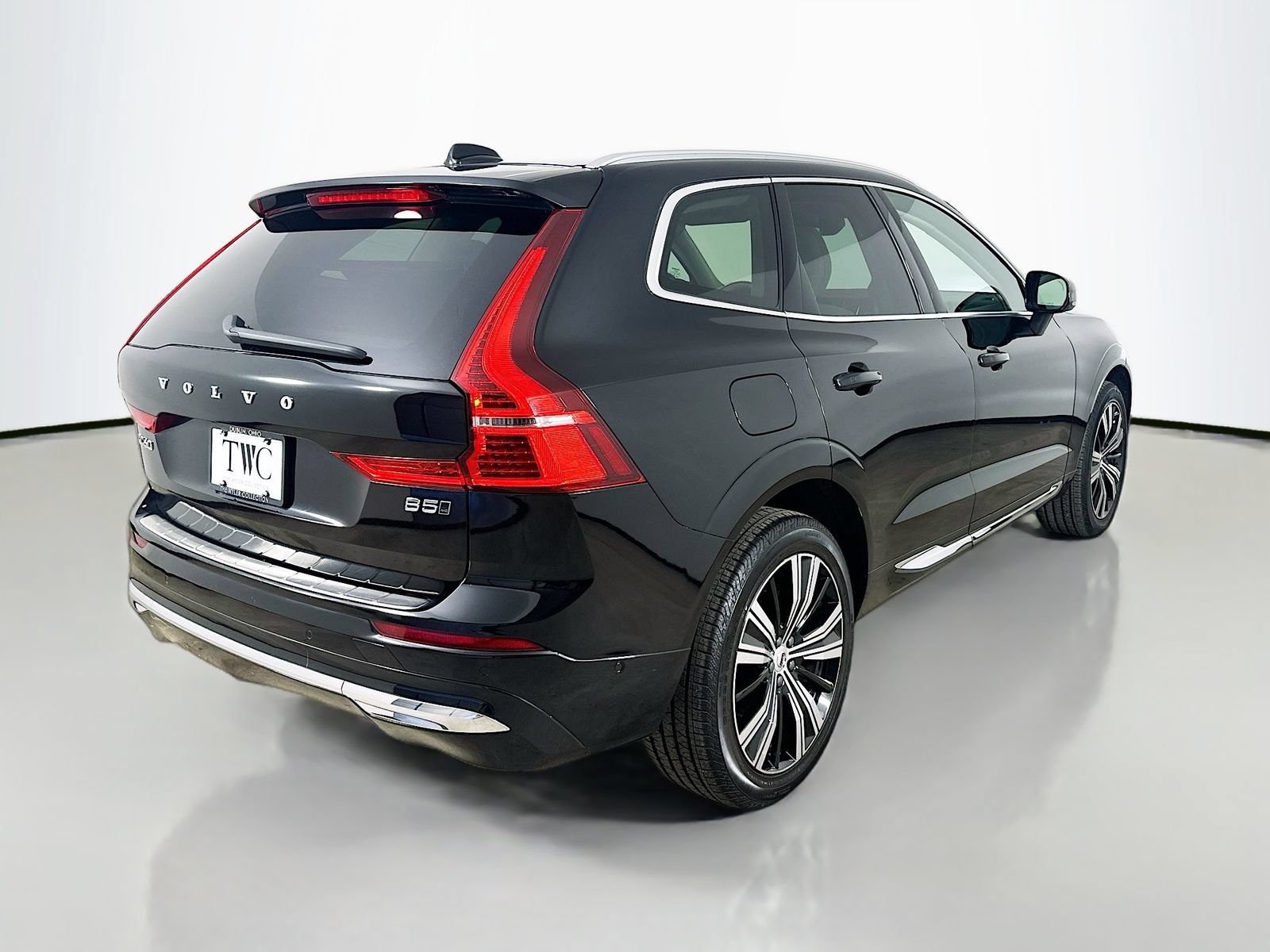 Used 2023 Volvo XC60 B5 Plus w/ Climate Package AWD/4WD image 5