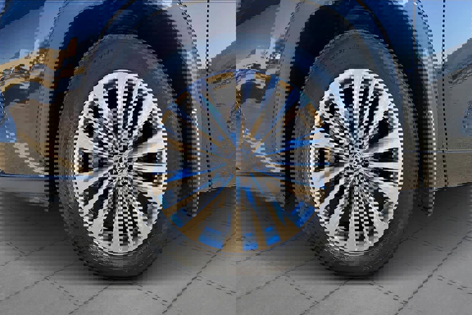 Used 2024 Toyota Highlander Platinum image 10