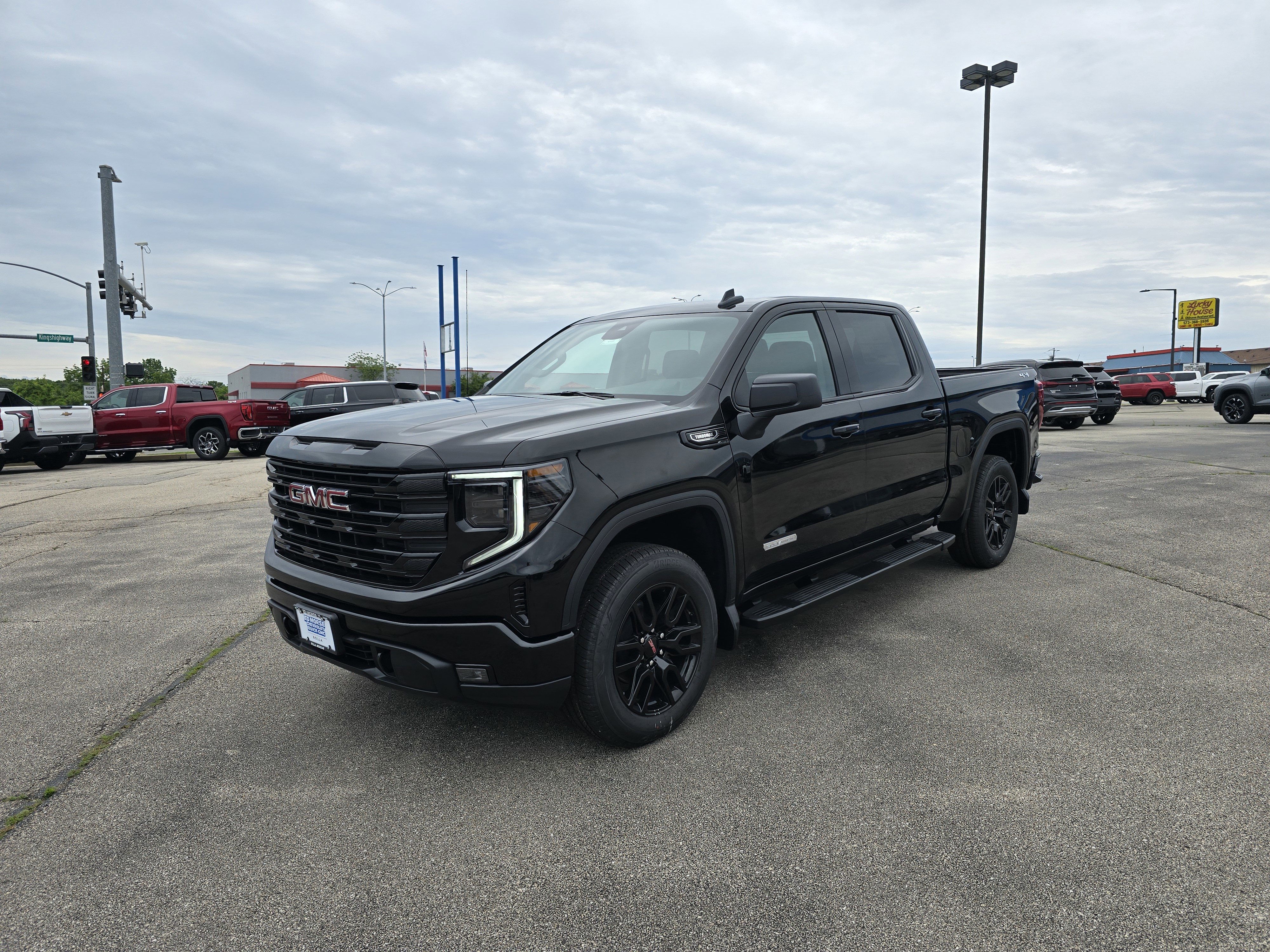 New 2025 GMC Sierra 1500 Elevation image 7