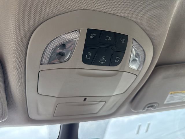 Used 2023 Chrysler Pacifica Touring-L image 24