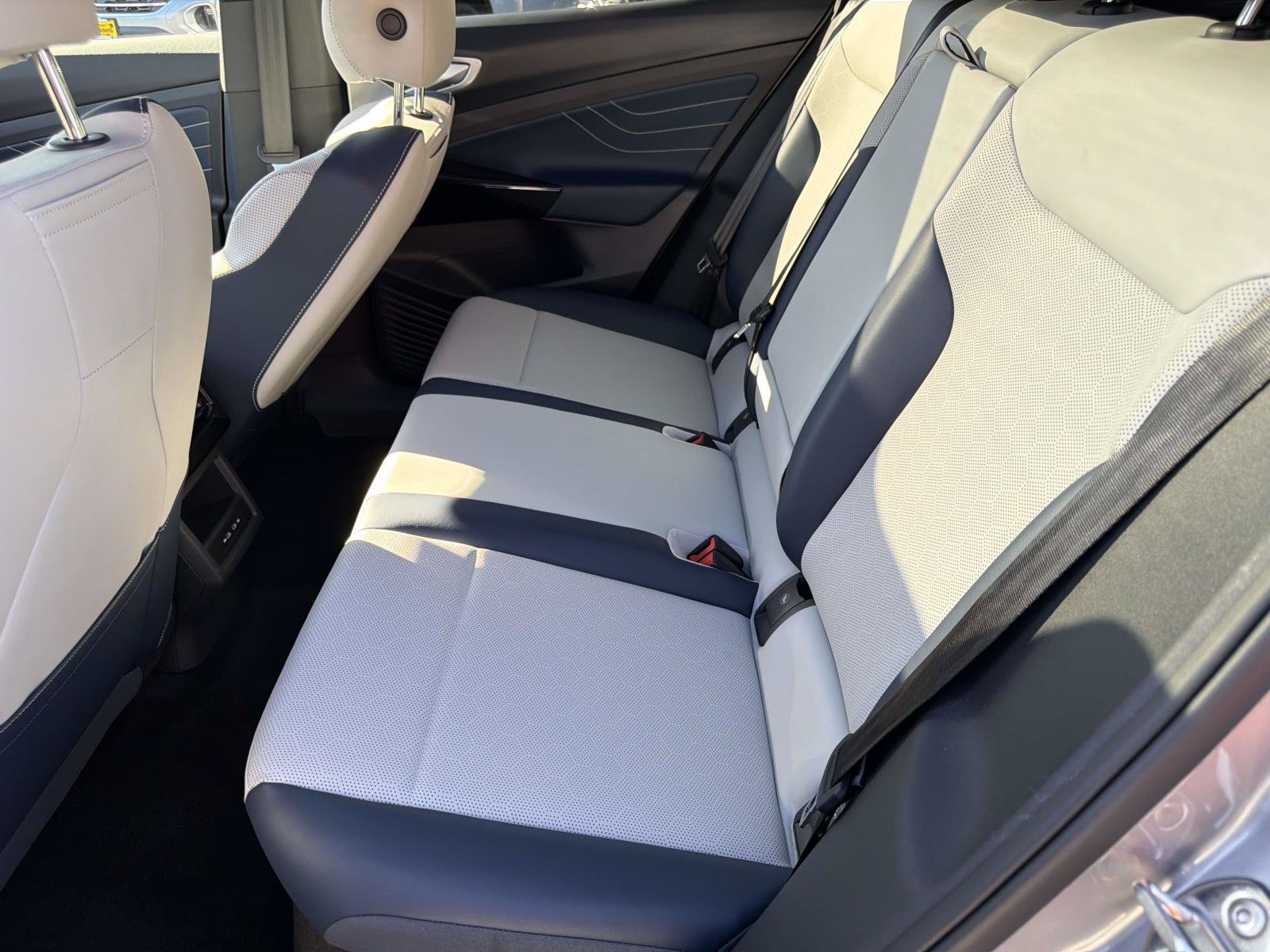 Certified 2025 Volkswagen ID.4 Pro S RWD image 28