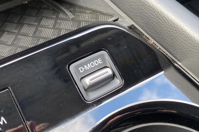 Used 2025 Nissan Murano SV AWD/4WD image 31