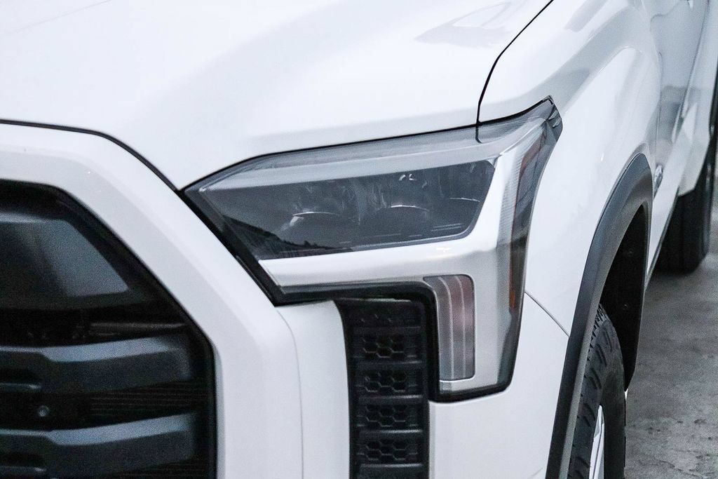Used 2022 Toyota Tundra SR5 w/ SR5 Convenience Package RWD image 5