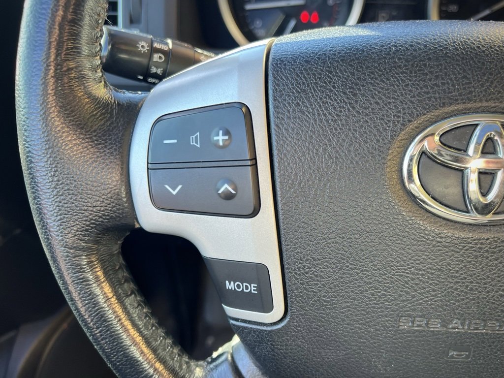 Used 2013 Toyota Land Cruiser image 56