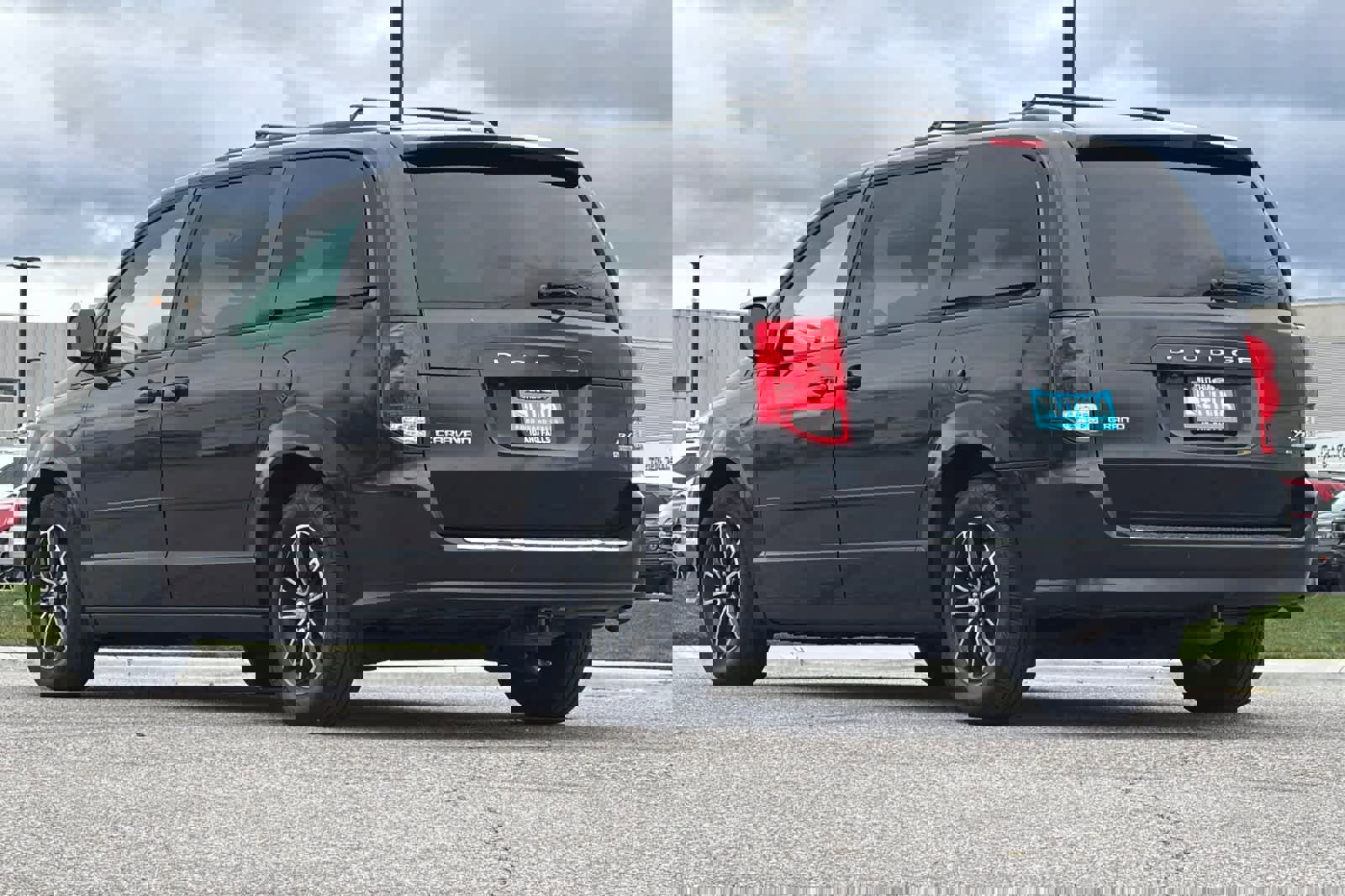 Used 2015 Dodge Grand Caravan R/T image 6