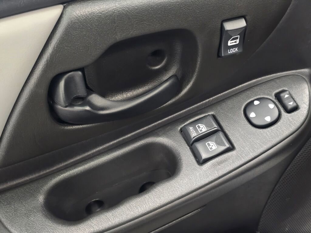 Used 2002 Chevrolet Monte Carlo SS w/ Preferred Equipment Group image 84