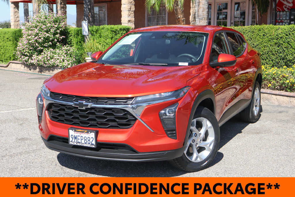 Used 2024 Chevrolet Trax LS w/ LS Convenience Package FWD image 4