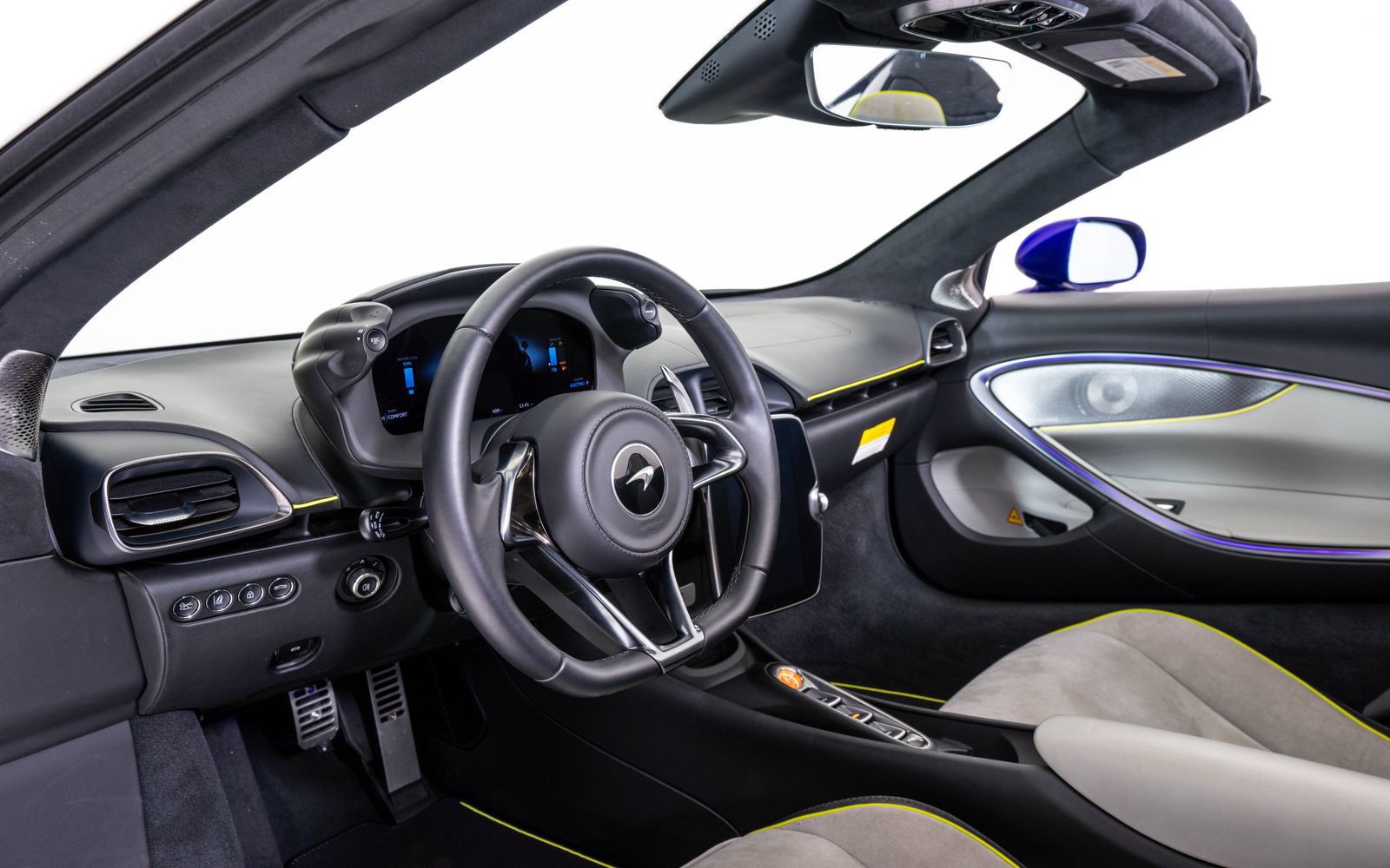 New 2025 McLaren Artura Spider RWD image 20