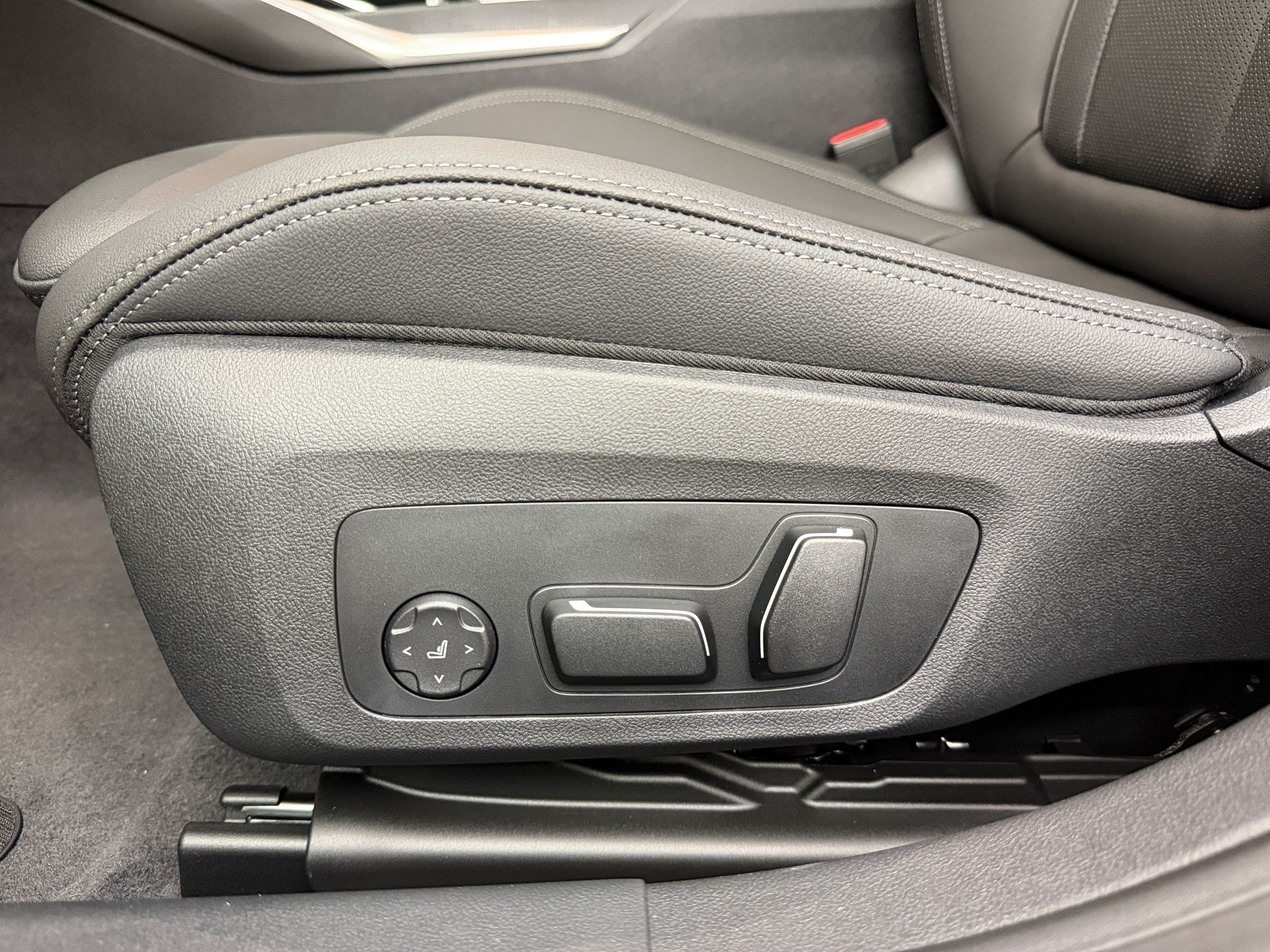 New 2026 BMW i4 eDrive40 w/ Parking Assistance Package RWD image 16