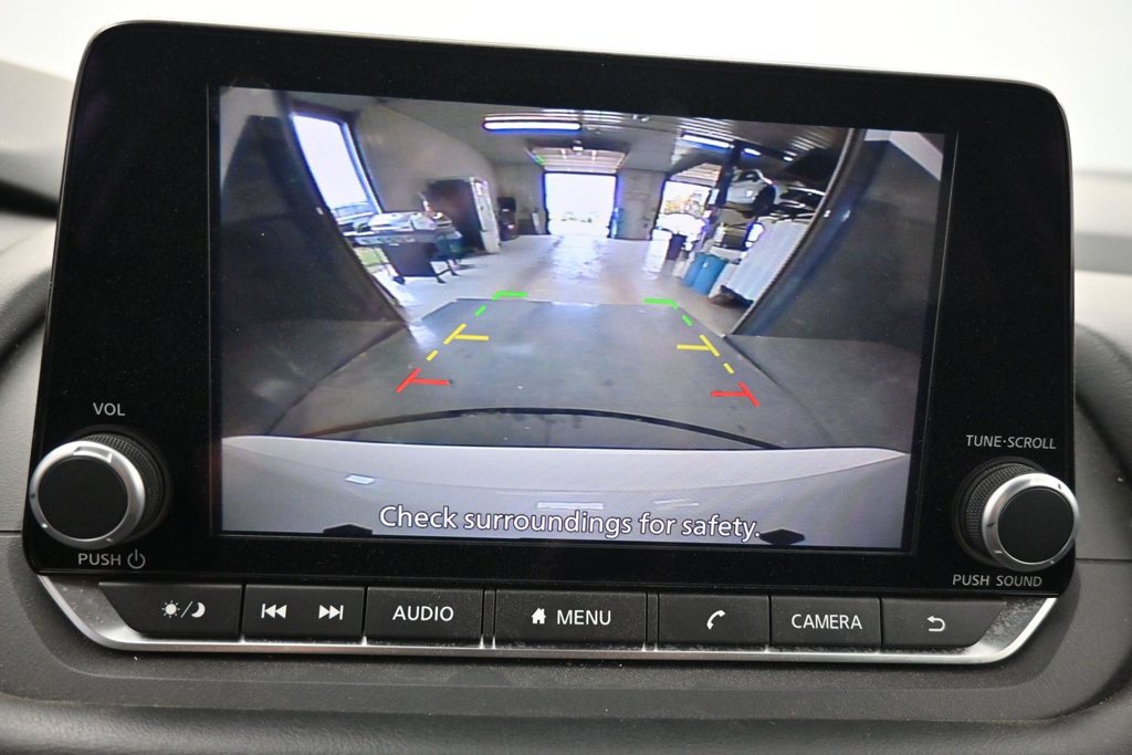 Used 2025 Nissan Rogue SV FWD image 13
