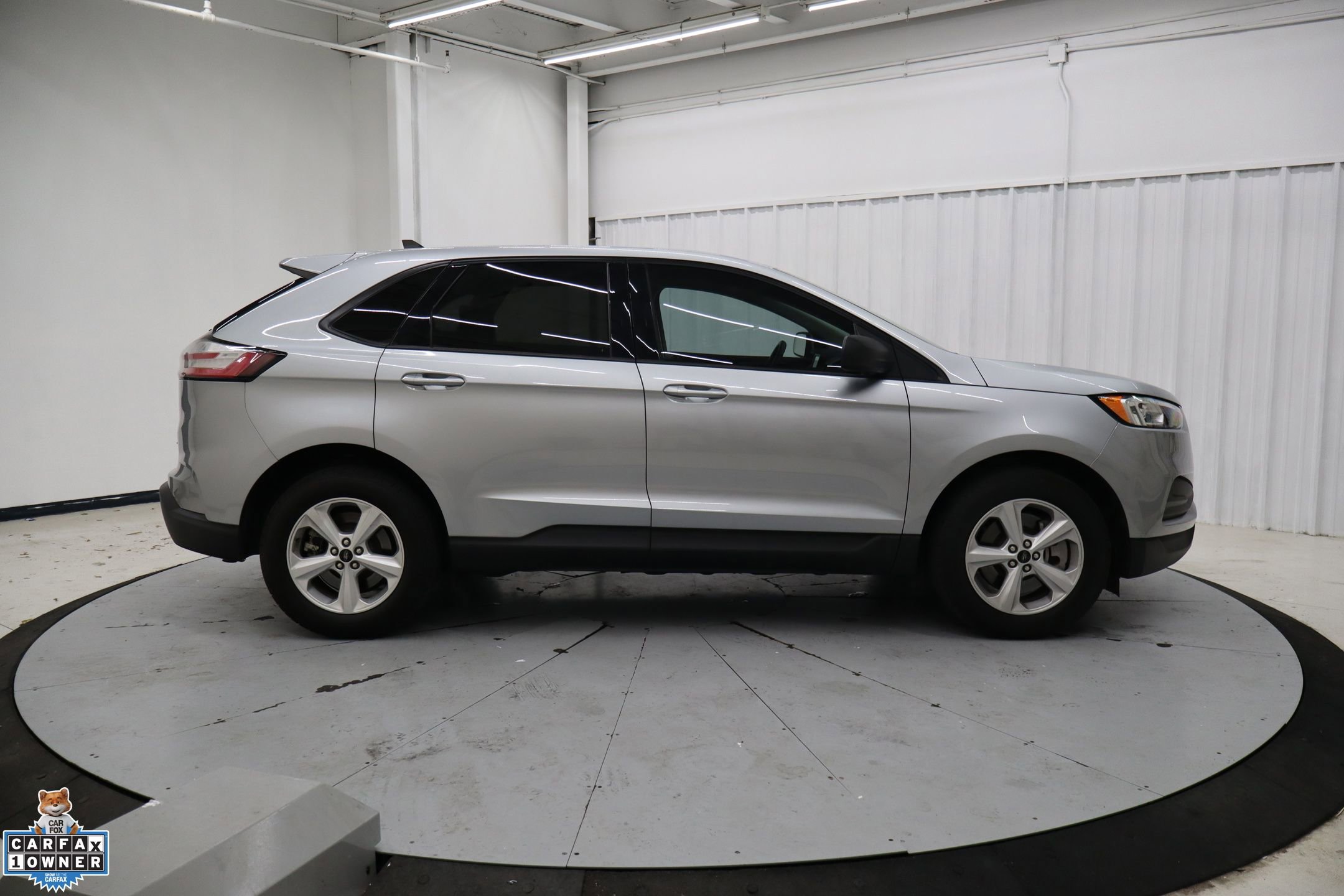 Used 2024 Ford Edge SE image 2