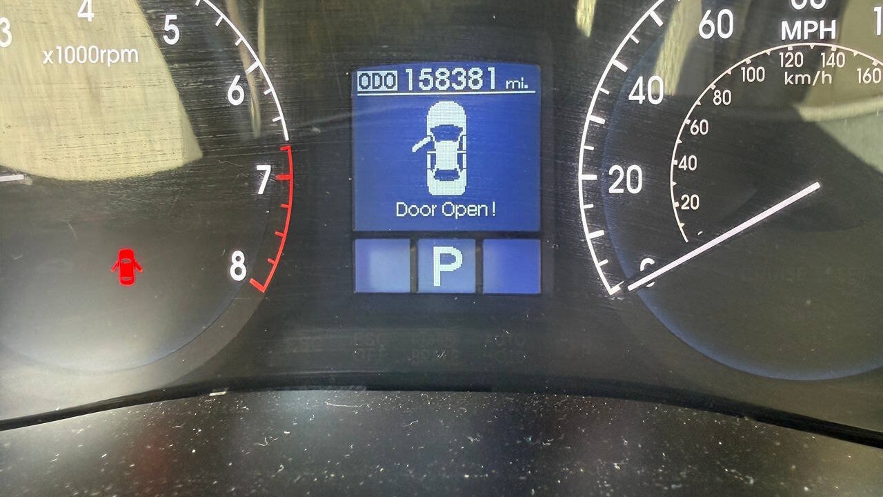 Used 2011 Hyundai Genesis 4.6 RWD image 14
