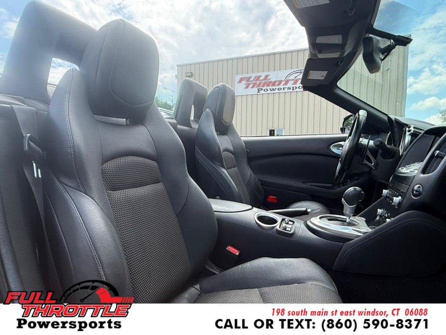 Used 2010 Nissan 370Z Touring RWD image 13