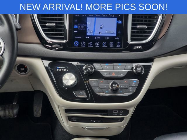 Used 2017 Chrysler Pacifica Touring-L Plus w/ Advanced Safetytec Group image 25