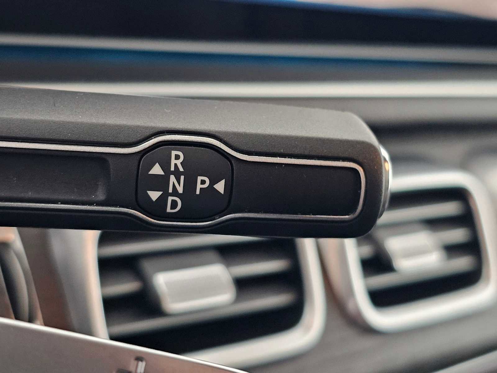 Certified 2025 Mercedes-Benz GLE 450e 4MATIC image 33