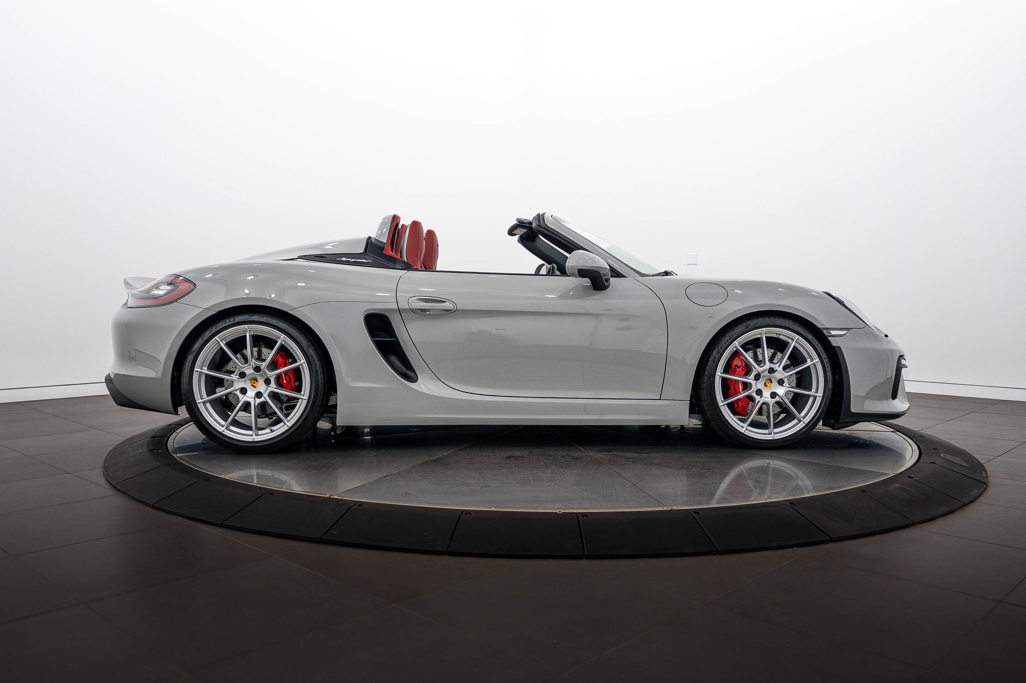 Certified 2016 Porsche Boxster Spyder RWD image 8