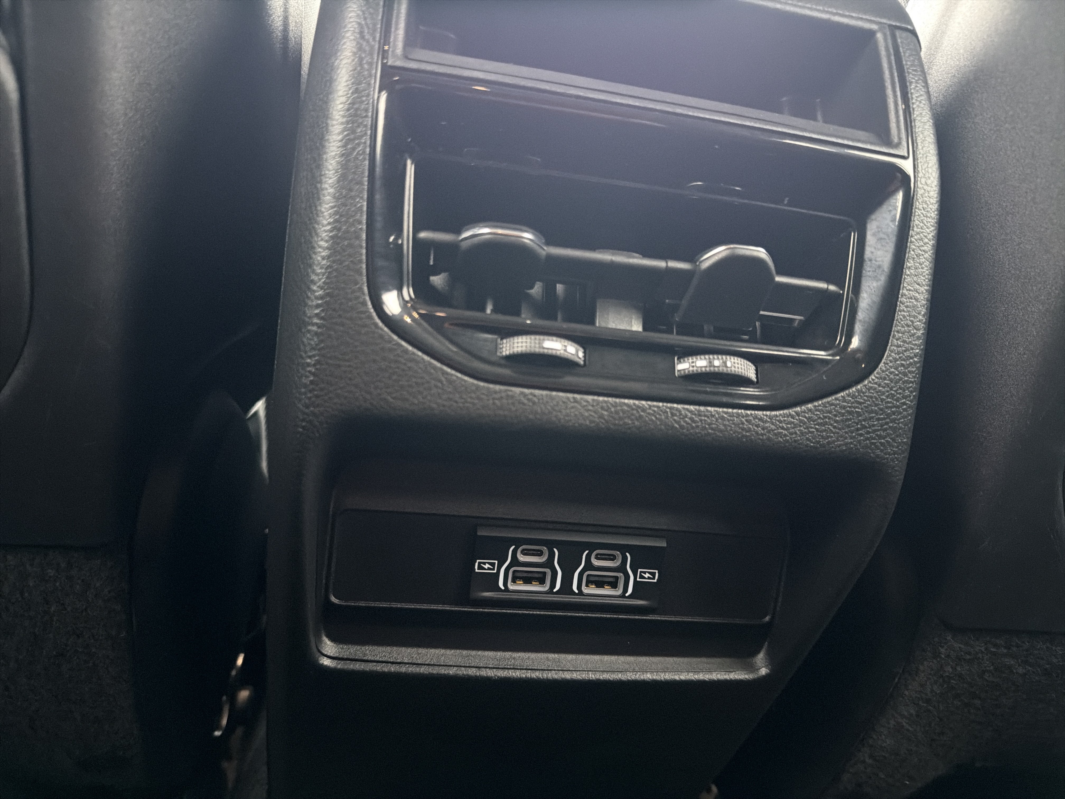 Used 2024 Jeep Grand Cherokee Laredo AWD/4WD image 25
