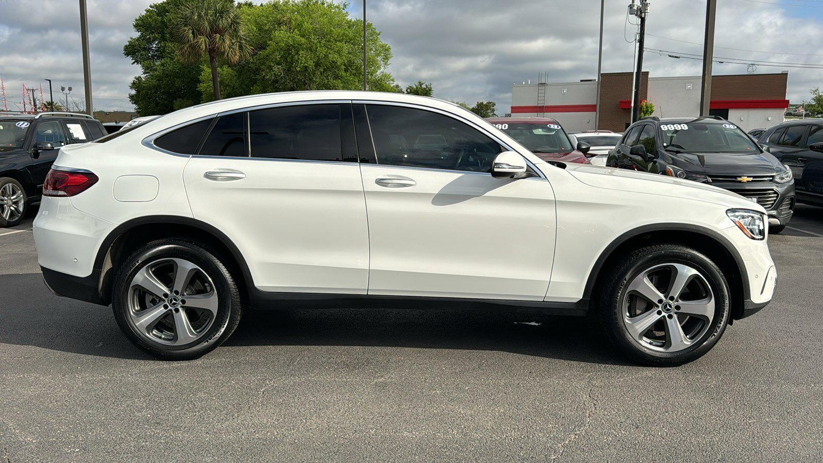 Used 2023 Mercedes-Benz GLC 300 4MATIC Coupe image 9