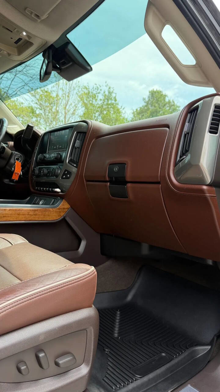 Used 2016 Chevrolet Silverado 2500 High Country w/ Duramax Plus Package AWD/4WD image 26