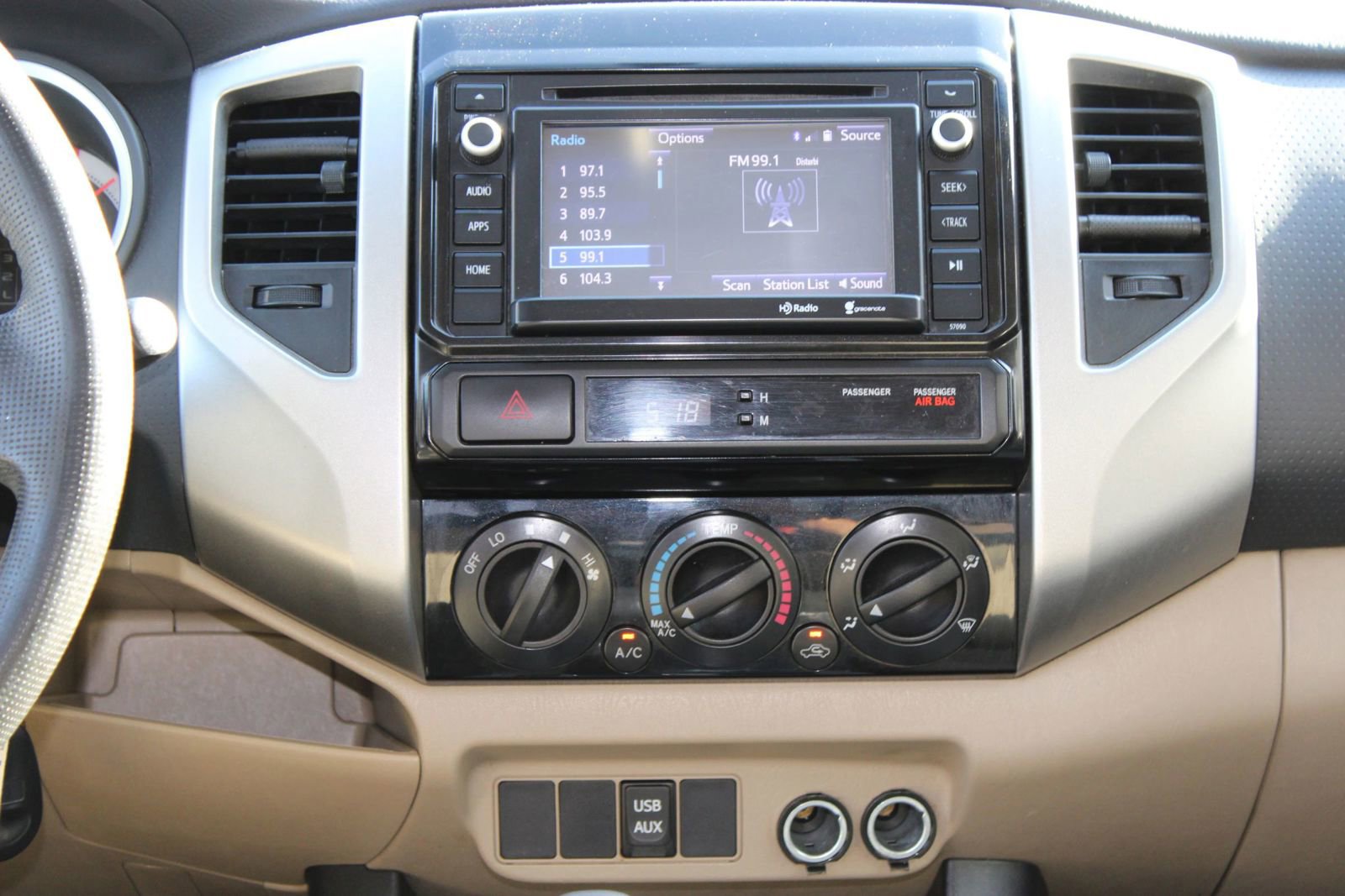 Used 2014 Toyota Tacoma PreRunner w/ SR5 Package RWD image 22
