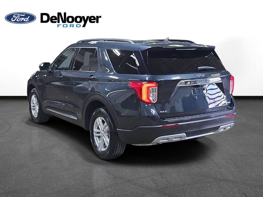 Used 2023 Ford Explorer XLT w/ Equipment Group 202A image 9