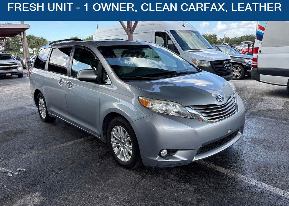 Used 2015 Toyota Sienna XLE Premium FWD image 1