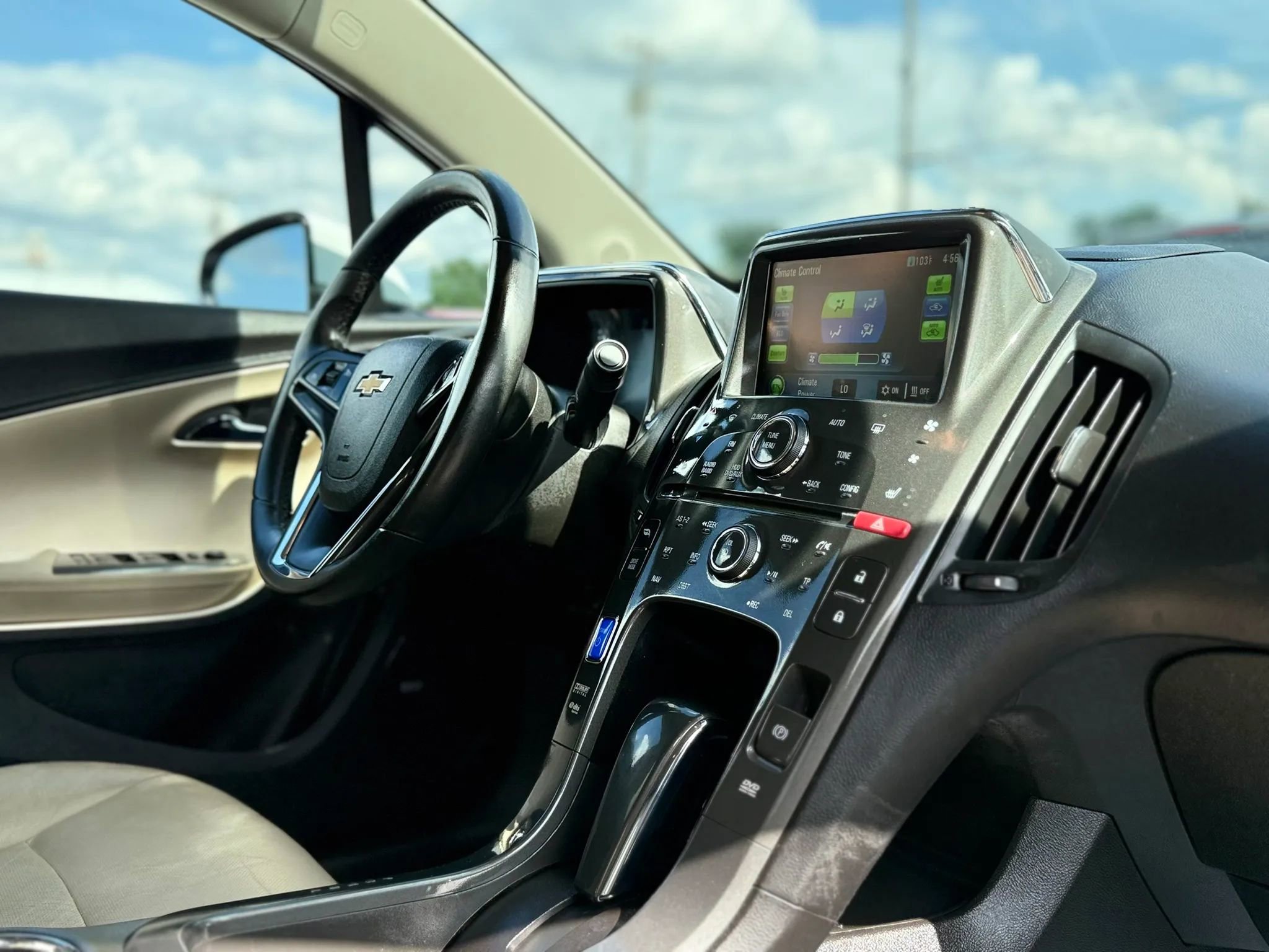 Used 2012 Chevrolet Volt Premium w/ Premium Trim Package FWD image 42