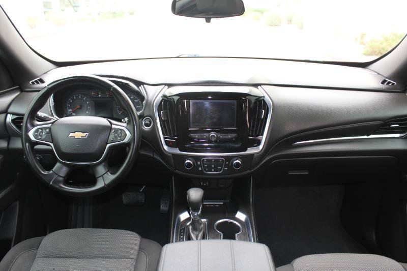 Used 2023 Chevrolet Traverse LT FWD image 17