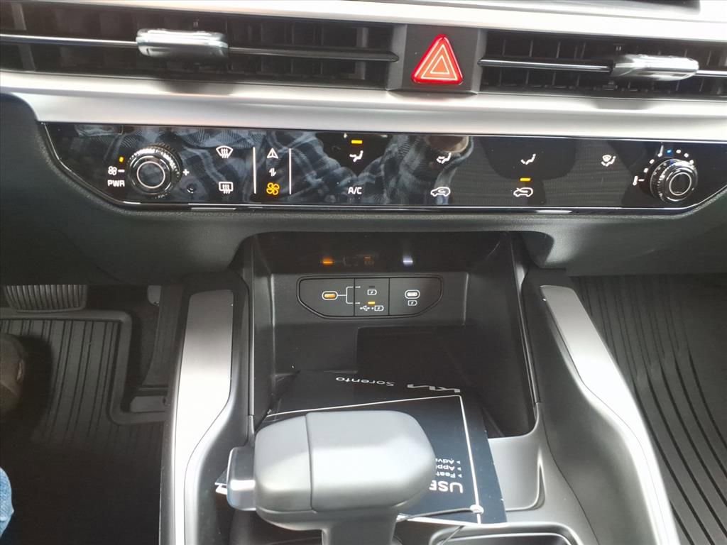 New 2026 Kia Sorento LX FWD image 16