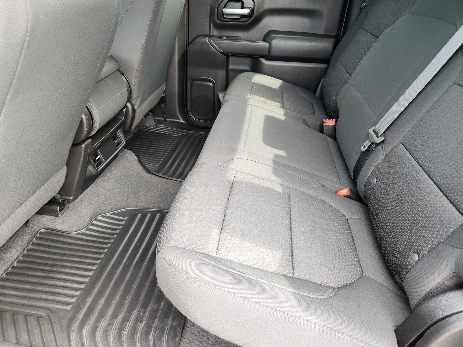 Used 2020 Chevrolet Silverado 1500 Custom w/ Custom Value Package RWD image 16