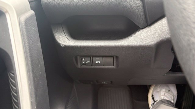 Used 2024 Toyota RAV4 LE AWD/4WD image 15