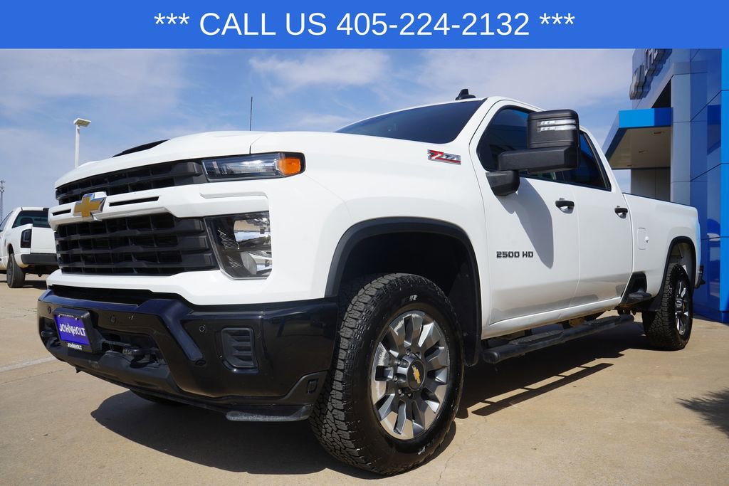 Used 2025 Chevrolet Silverado 2500 Custom w/ Custom Value Package image 4