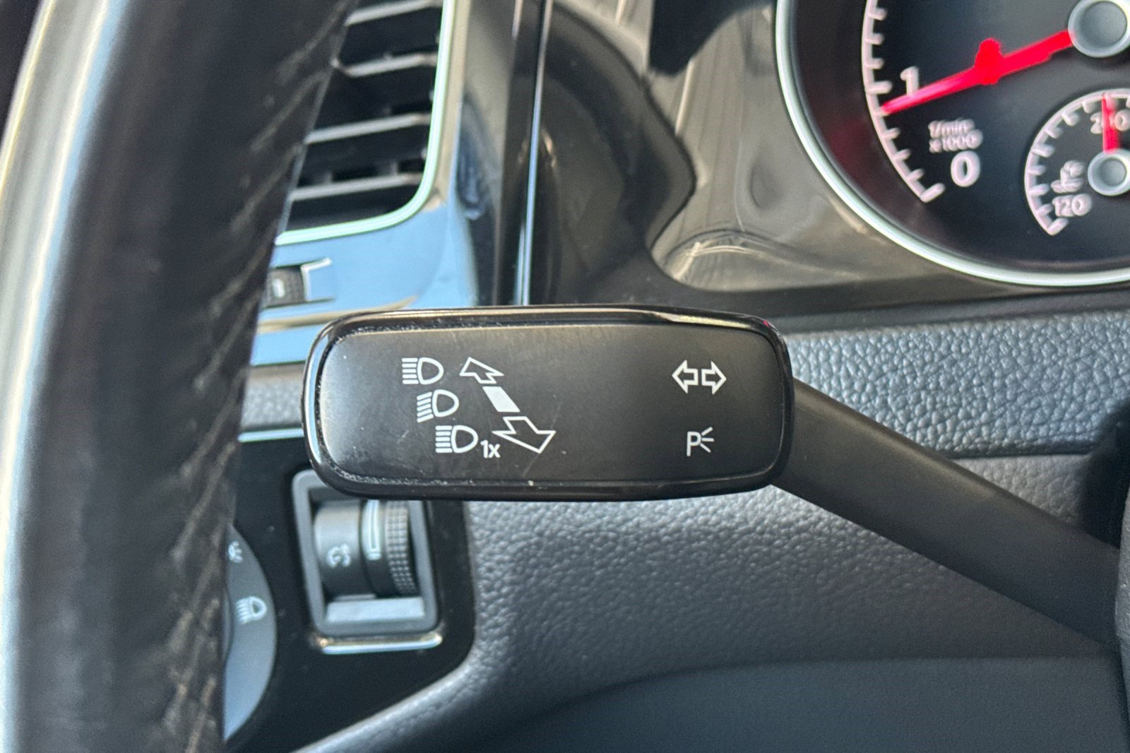 Used 2015 Volkswagen Golf SEL w/ Lighting Package (SEL) FWD image 33