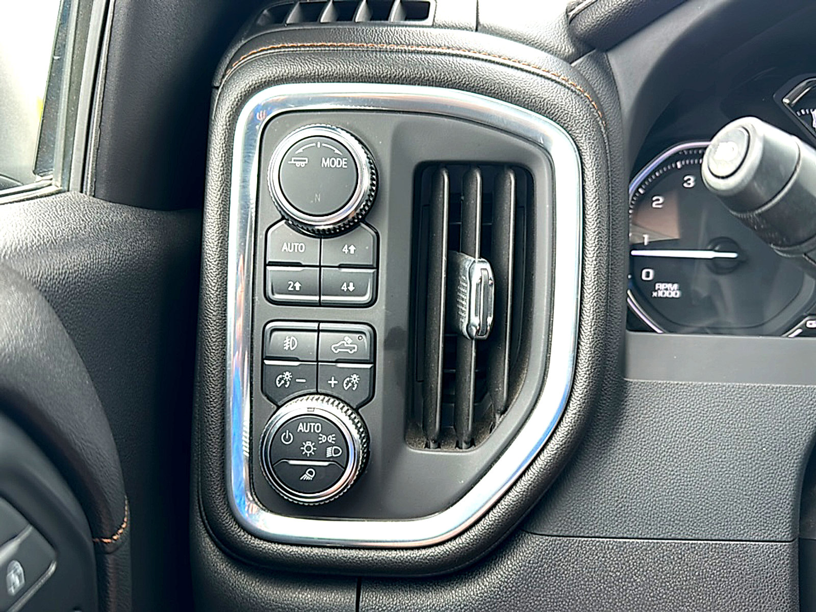 Used 2022 GMC Sierra 1500 AT4 w/ AT4 Preferred Package image 36