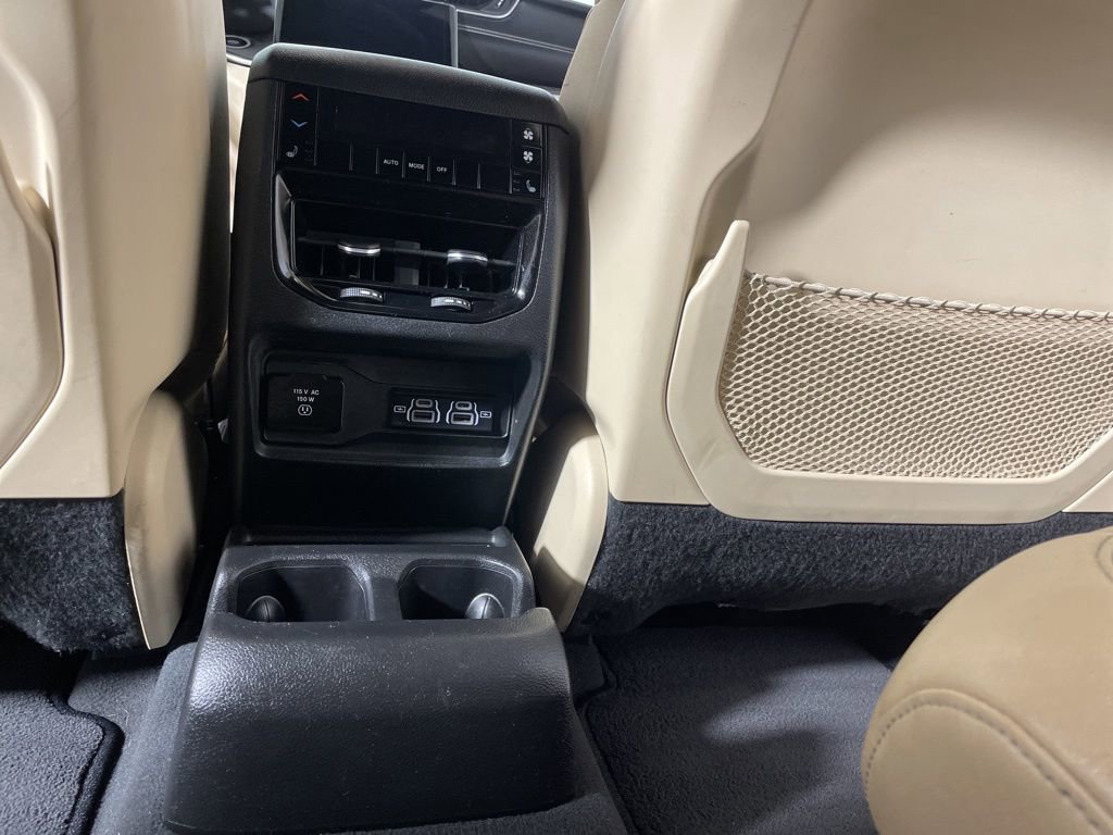 Used 2023 Jeep Grand Cherokee L Limited image 20