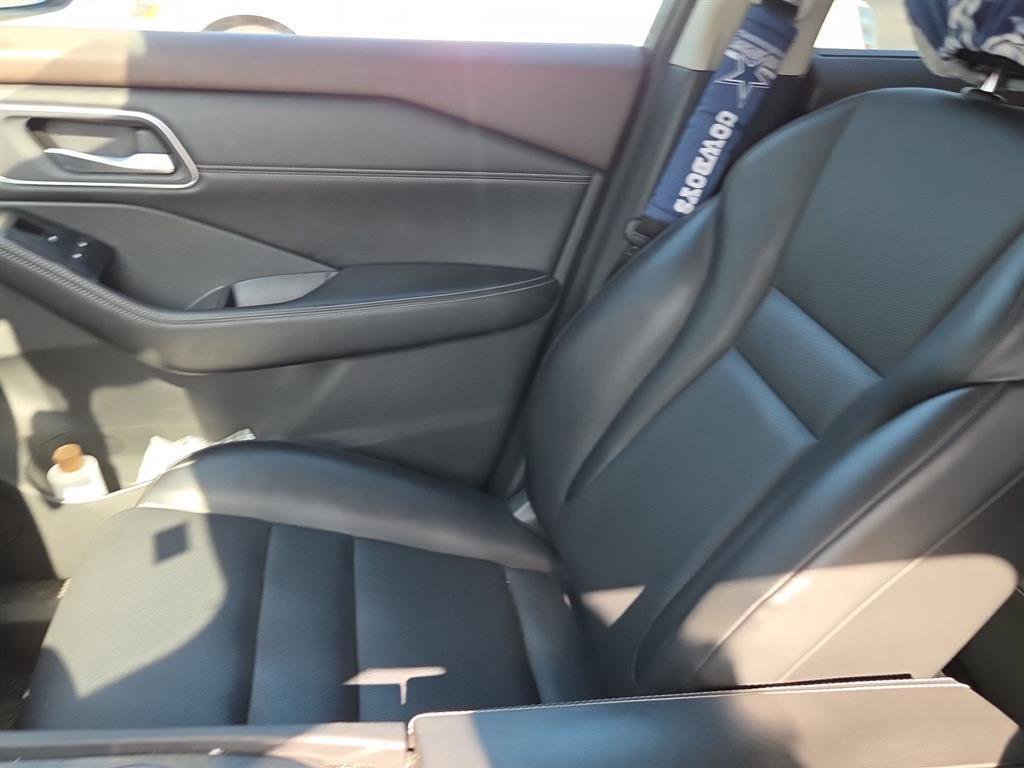 Certified 2021 Nissan Rogue SV w/ Premium Package FWD image 5
