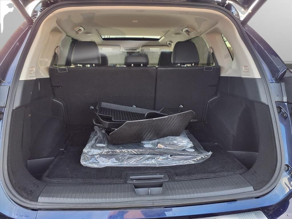 Certified 2025 Nissan Rogue SL w/ Tech Package image 26