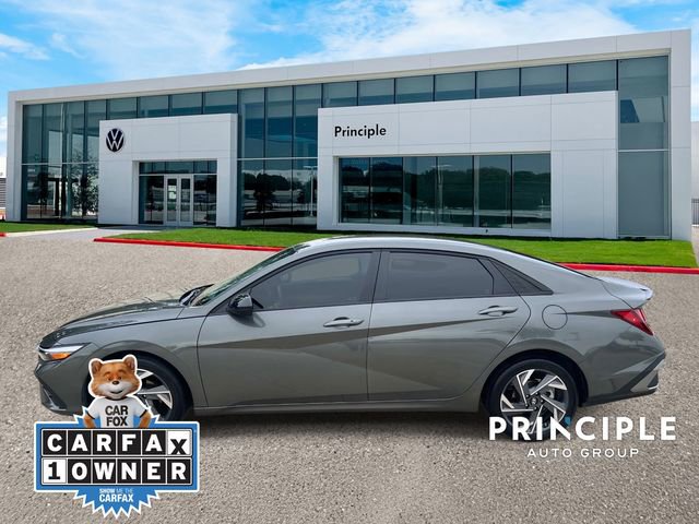 Used 2025 Hyundai Elantra Sport FWD image 6