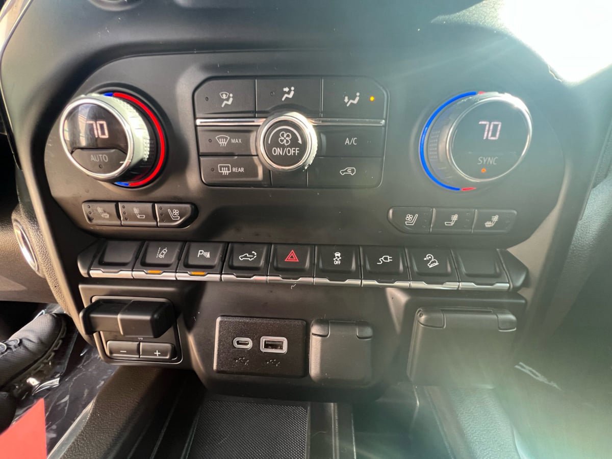Used 2020 Chevrolet Silverado 2500 LTZ w/ Technology Package AWD/4WD image 26