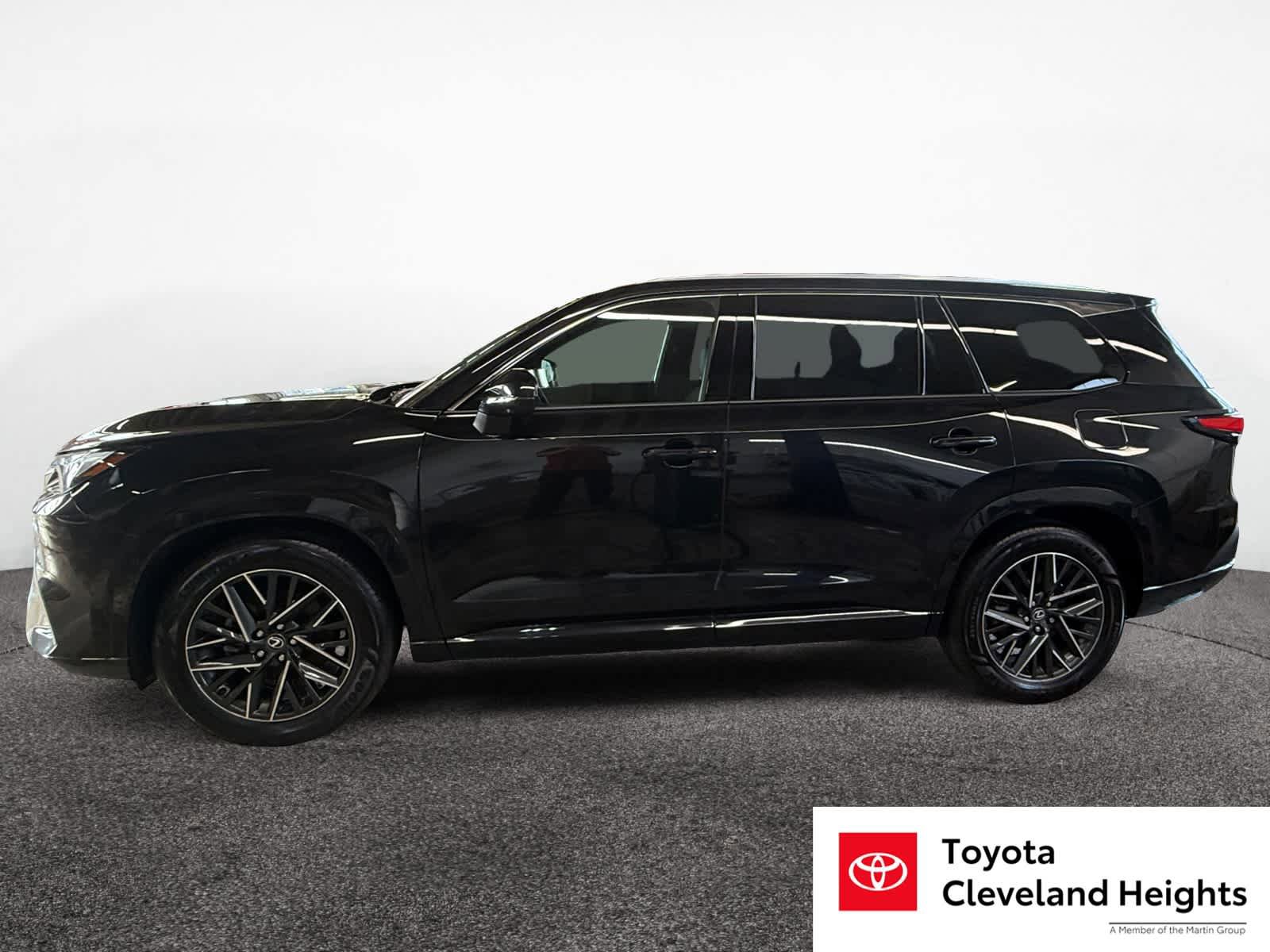 Used 2025 Lexus TX 350 AWD w/ Technology Package image 2