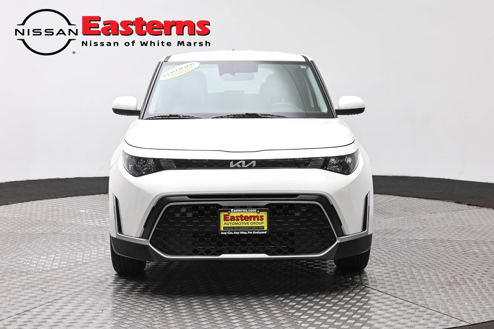 Used 2023 Kia Soul LX FWD image 2