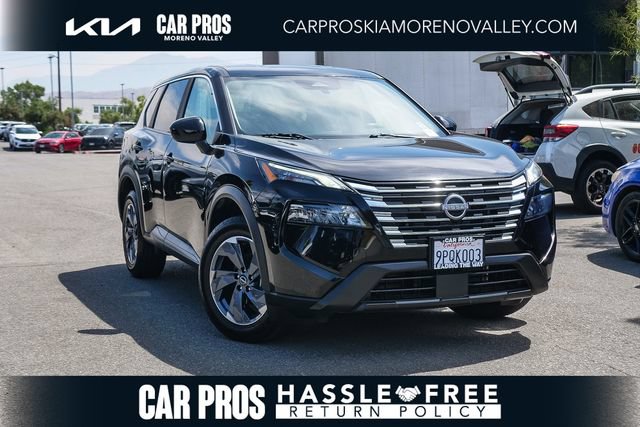 Used 2025 Nissan Rogue SV FWD image 1