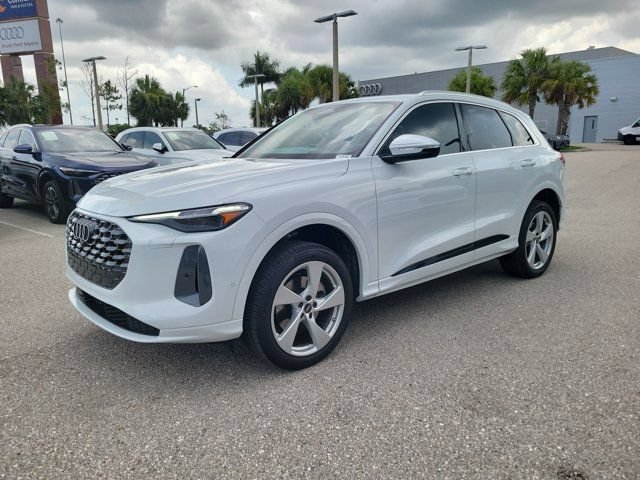 Certified 2025 Audi Q5 Premium Plus w/ Premium Plus AWD/4WD image 4