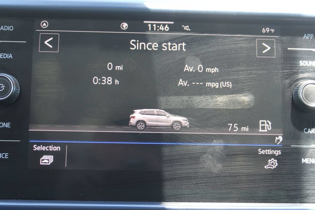 Used 2023 Volkswagen Taos SE w/ Panoramic Sunroof Package FWD image 44