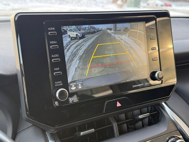 Used 2021 Toyota Venza XLE image 24