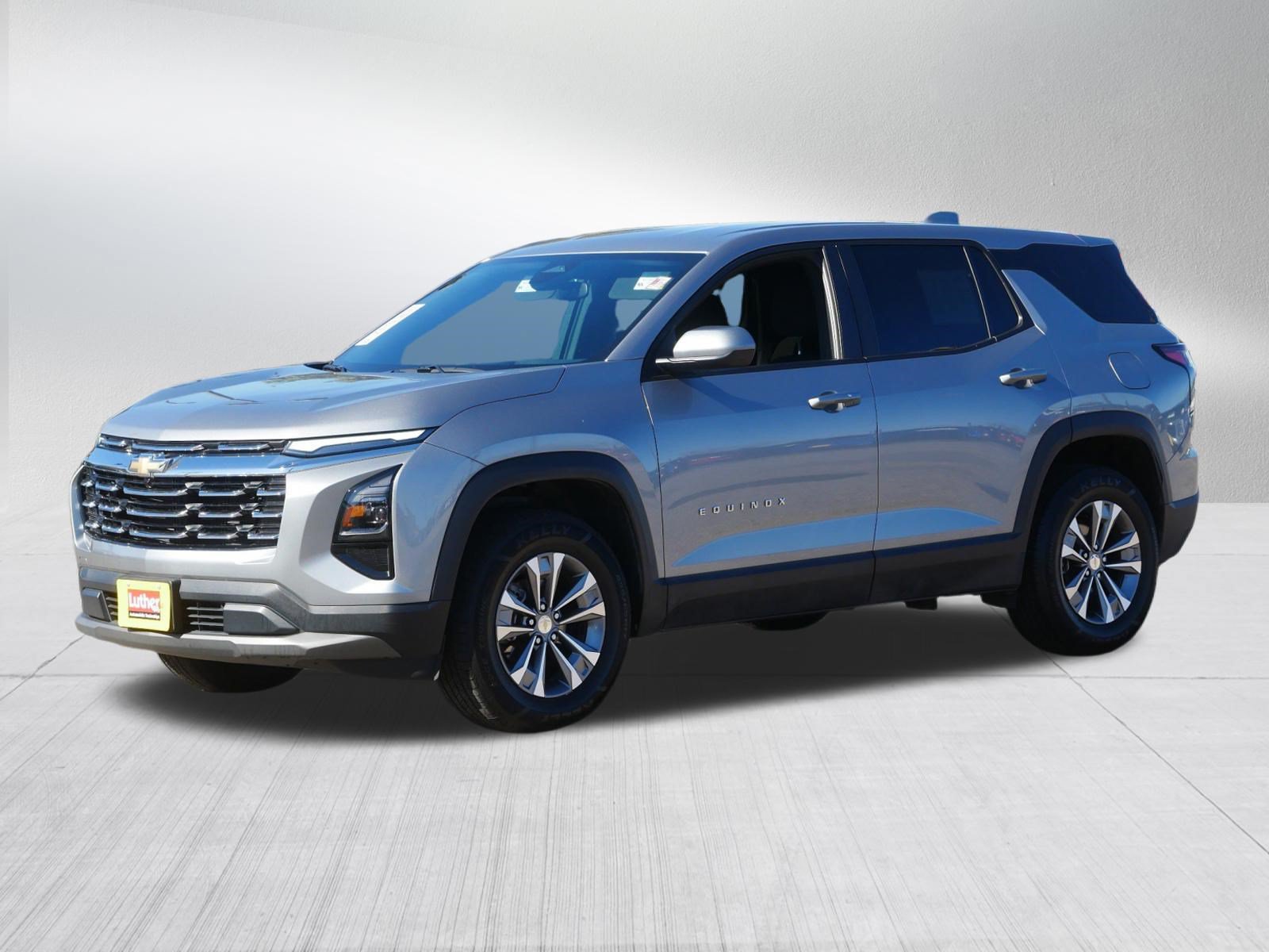 Used 2025 Chevrolet Equinox LT AWD/4WD image 3
