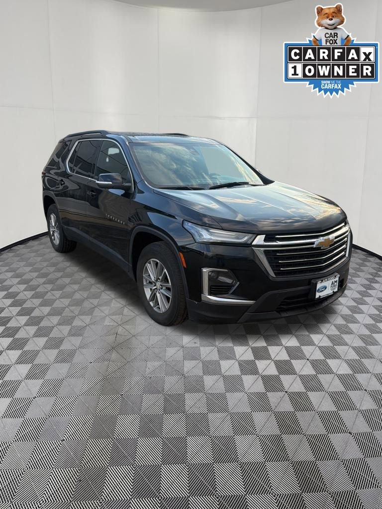 Used 2023 Chevrolet Traverse LT w/ Rear Camera Mirror Package image 2
