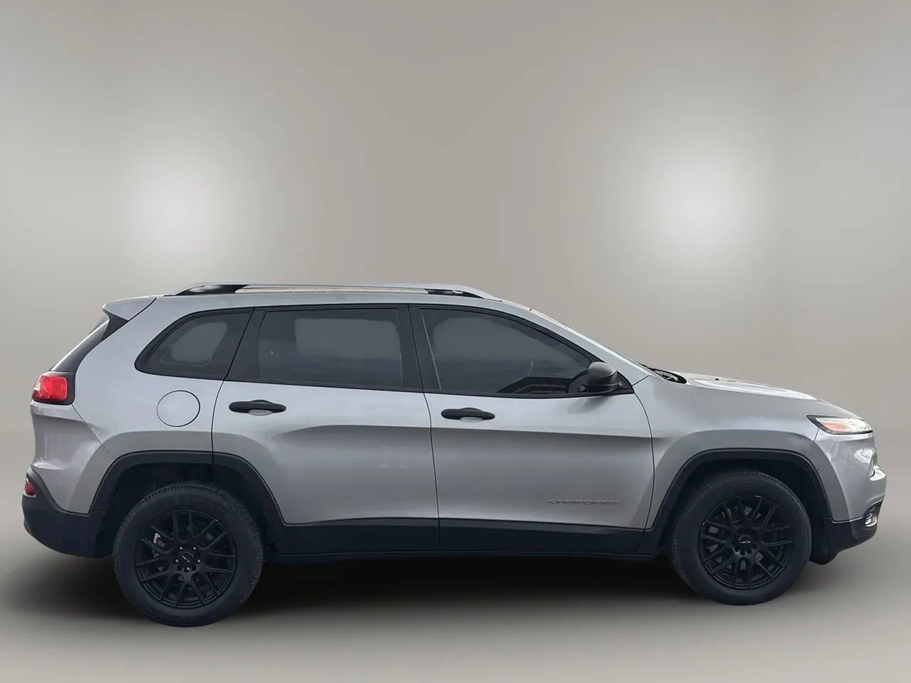 Used 2015 Jeep Cherokee Sport w/ Cold Weather Group FWD image 6