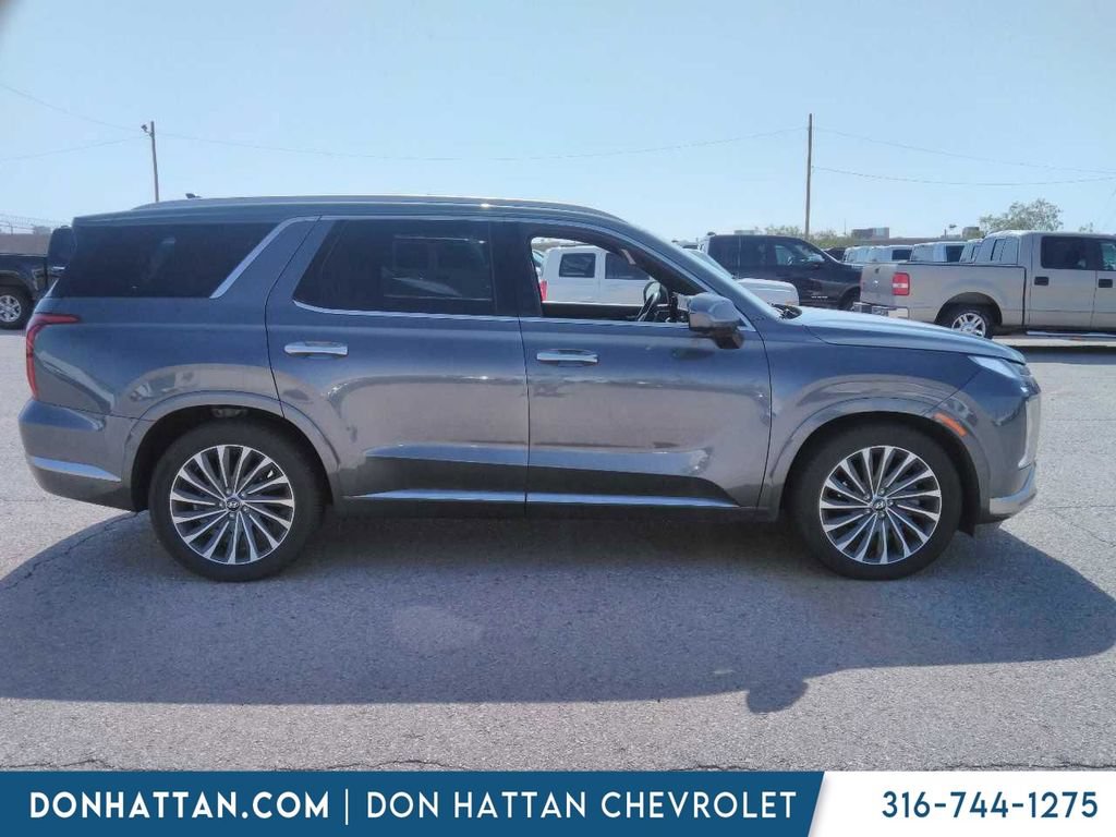 Used 2024 Hyundai Palisade Calligraphy AWD/4WD image 2